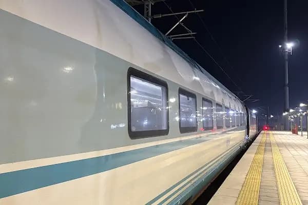 Halkalı Hızlı Tren İstasyonu - Tren meydanı - İstanbul Küçükçekmece