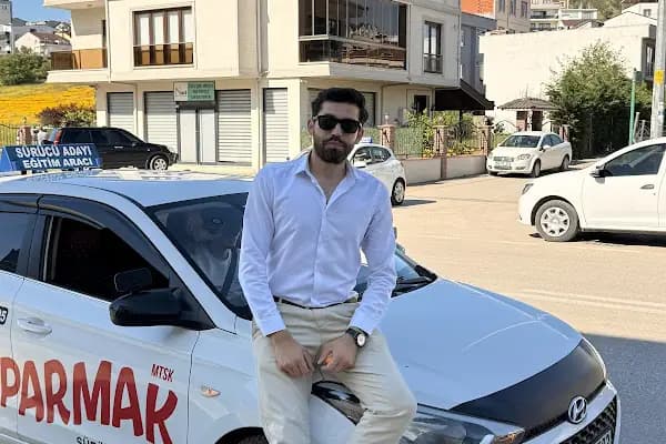 Özel Altıparmak Sürücü Kursu - Sürücü Eğitim Kursu - Bursa Yenişehir