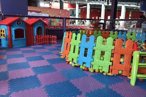 Playland - Oyun/Eğlence Merkezi - İstanbul Güngören