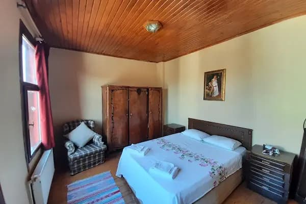 Manzaraada Heybeliada - Turistik Pansiyon - İstanbul Adalar
