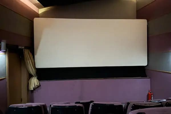 Royal Sineması - Sinema Salonu - Trabzon Akçaabat