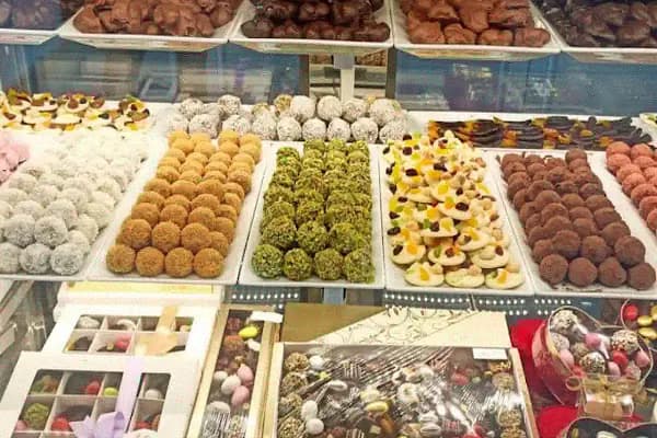 Lovalle patisserie - Pastane - İzmir Bergama