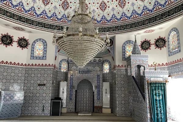 Hasan Şenli Saray Cami - Cami - Antalya Alanya