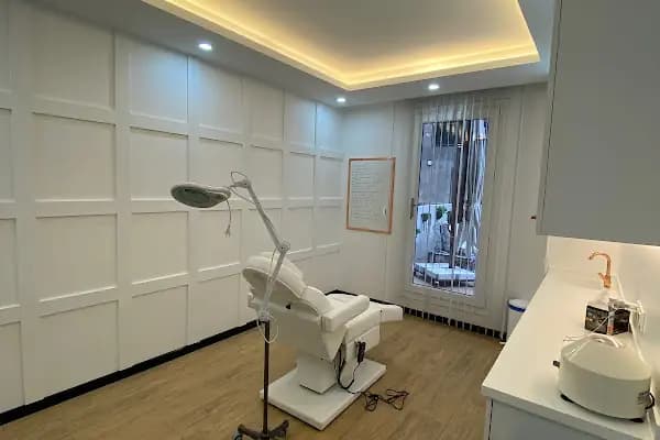 Biomedhair Saç Ekim Merkezi - Saç Transplantasyonu Kliniği - İstanbul Arnavutköy