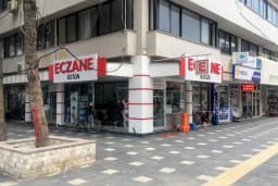 Üstün Eczanesi - Fahri Daban