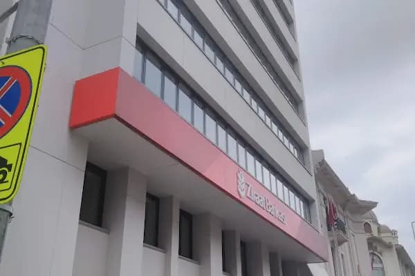 Ziraat Bankası İzmir Ticari Şube - Banka - İzmir Konak