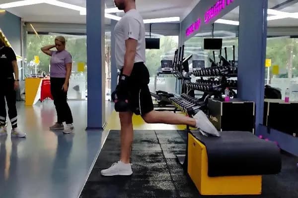 İzmir Spor Platformu Pt Studio - Spor salonu - İzmir Karabağlar