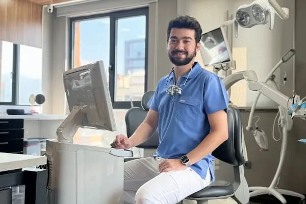 Bursa Diş Hekimi Fatih Ay | implant | Gülüş Tasarımı | Dentist - Diş Hekimi - Bursa Nilüfer