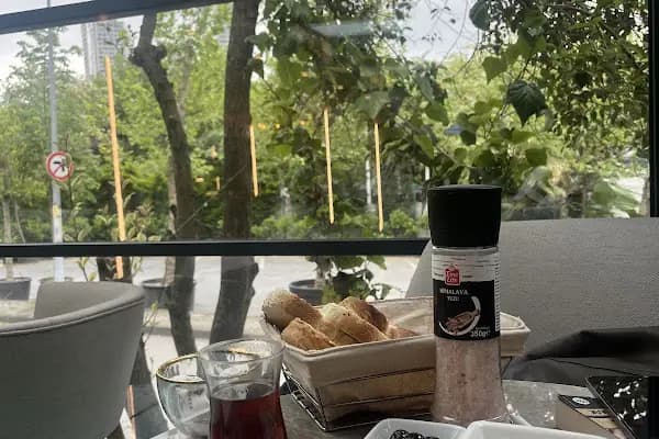 Bee Restaurant - Restoran - İstanbul Ataşehir