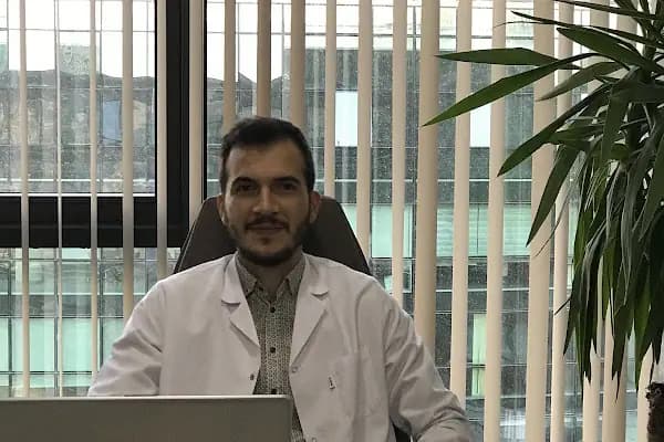 Fzt. Ahmet Güngör, Fizyoterapi Ve Rehabilitasyon - Fizik Tedavi Uzmanı - İzmir Çiğli