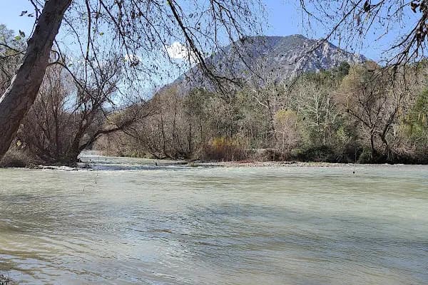 Aksu çayı Piknik alanı - Yürüyüş Alanı - Burdur Burdur Merkez