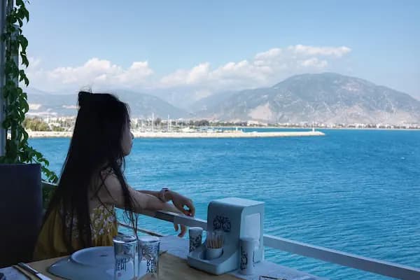 Mavi Ay Balıkevi - Deniz mahsülleri restoranı - Antalya Manavgat