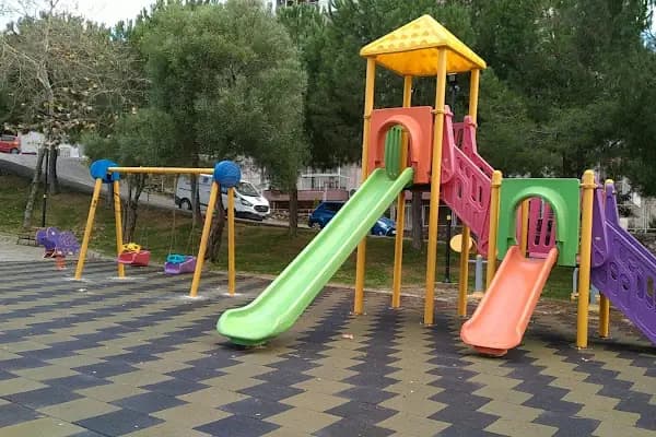 Tahsin Yazıcı Parkı - Park - İzmir Aliağa