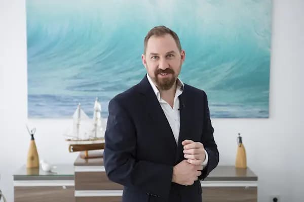 Dr. Dt. Kerem Aras - Protez Uzmanı - Ümitköy Zirkon İmplant Estetik Ortodonti - Diş Hekimi - Ankara Çankaya