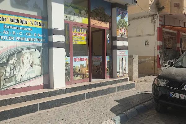 Kumsal ada halisaha ve yüzme havuzu - Spor kompleksi - Şanlıurfa Ceylanpınar