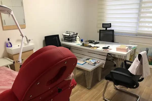 Mersin Saç Ekim Merkezi - EF Clinic - Saç Transplantasyonu Kliniği - Mersin Yenişehir