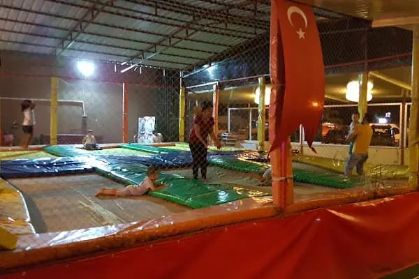 Zıp Zıp Park - Çocuklar İçin Eğlence Merkezi - İzmir Bornova