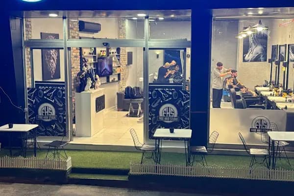 Fade Hair Studio - Berber Dükkanı - Kocaeli İzmit