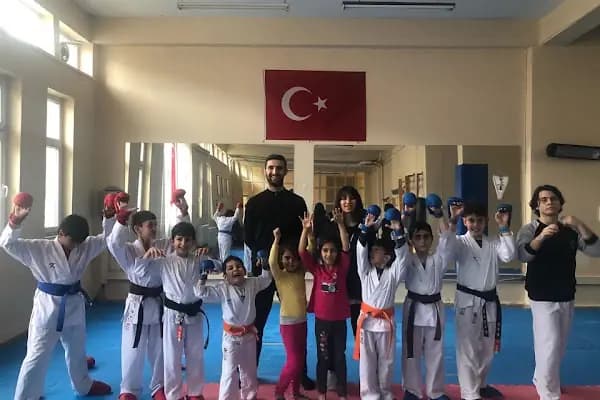 MCBÜ Uzakdoğu Sporları Salonu - Dövüş Sanatları Okulu - Manisa Alaşehir