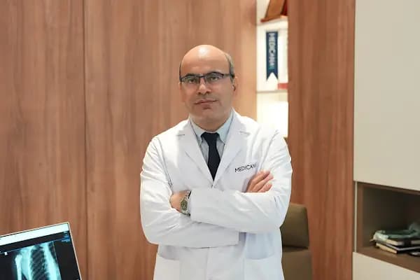 Prof. Dr. Hasan Göçer, Ortopedi Ve Travmatoloji - Ortopedi Kliniği - İstanbul Kâğıthane