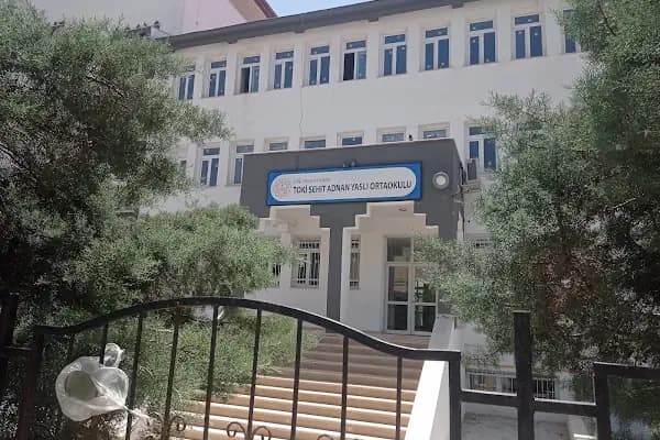 ŞANLIURFA / EYYÜBİYE - TOKİ Şehit Jandarma Komando Er Adnan Yaslı Ortaokulu - Okul - Şanlıurfa Eyyübiye