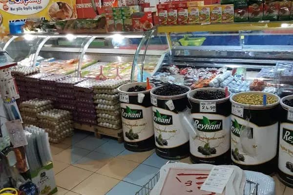 Altınekinli Furkan Avm - Alışveriş merkezi - Konya Altınekin
