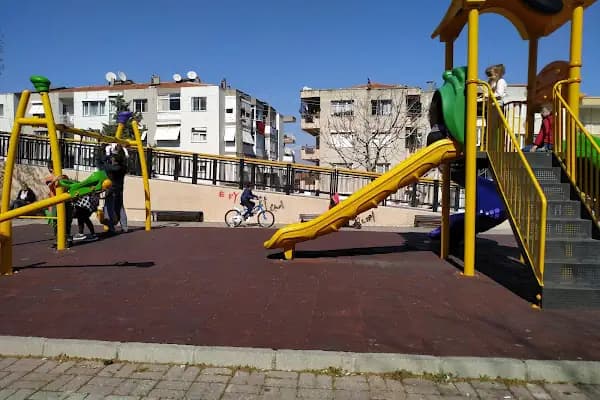 İzmir Büyükşehir Belediyesi Manolya Parkı - Park - İzmir Balçova