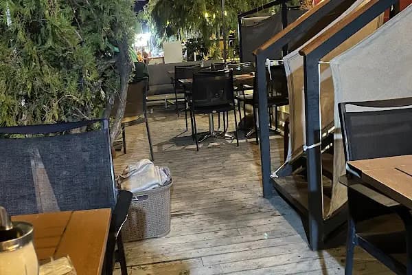 Künefe Dünyası Menderes Usta'nın Yeri - Dondurma dükkanı - Antalya Demre