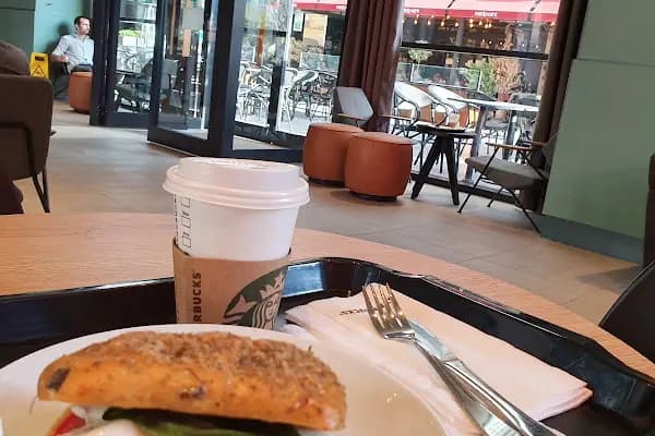 Starbucks - Kahve dükkanı - İstanbul Güngören