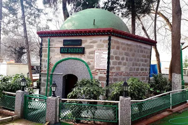 Kız Dedesi Türbesi - İbadethane - Balıkesir Edremit