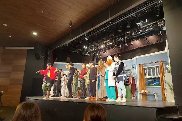 Manisa Belediyesi Şehir Tiyatrosu Salonu - Tiyatro - Manisa Salihli