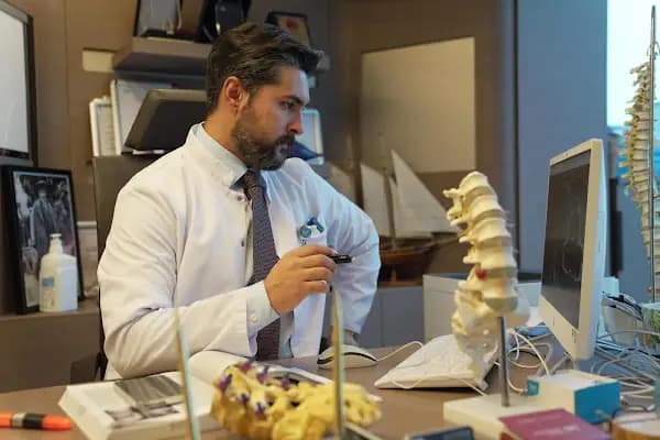 Doç. Dr. Tuna PEHLİVANOĞLU - İstanbul Ortopedi ve Travmatoloji Uzmanı - Ortopedi Cerrahı - İstanbul Avcılar