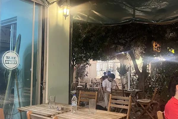 Berlin Coffee Shop Bornova - Kahve dükkanı - İzmir Konak