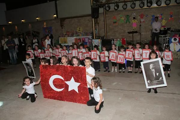 Küçük İmzalar Kreş ve Anaokulu - Kreş - Balıkesir Karesi