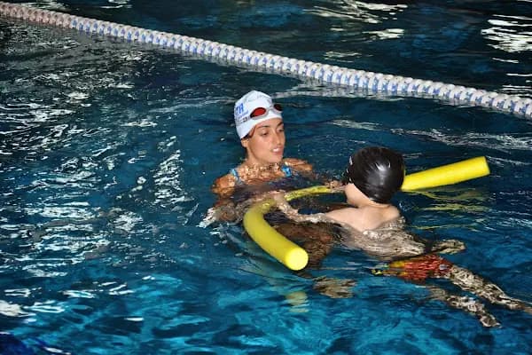 Yakacık Yüzme Havuzu Kartal - Ata Yüzme Kursu - Kapalı yüzme havuzu - İstanbul Sancaktepe