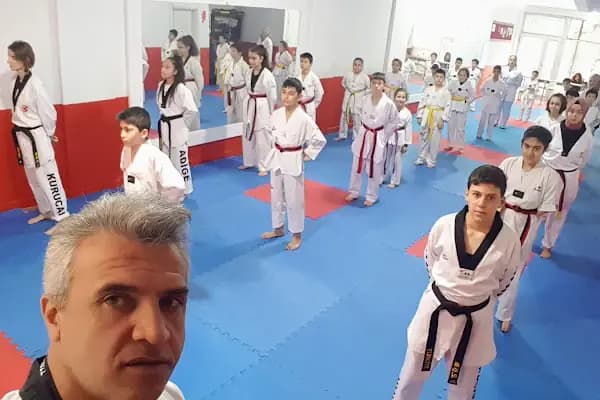 Şampiyon Yıldızlar Spor Kulübü - Spor salonu - Bursa Osmangazi