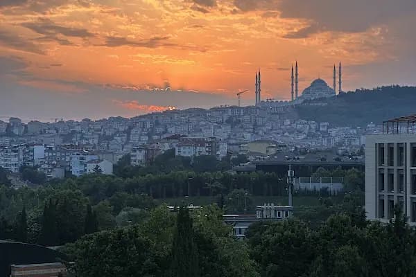 Op.Dr.Furkan Şengöz Yüz ve Burun Estetiği - Estetik Cerrahi Kliniği - Erzurum Yakutiye