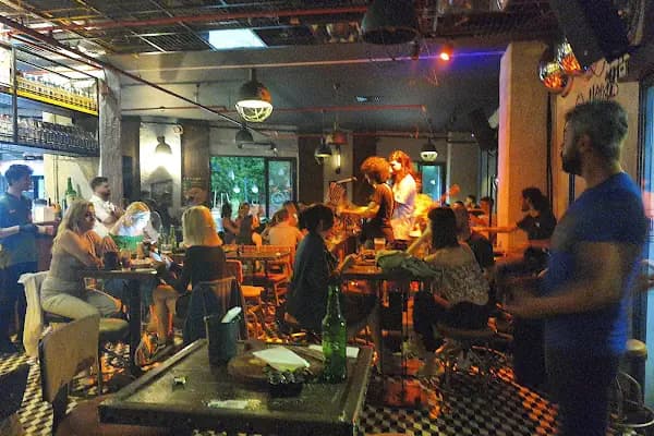 sir winston pub balçova - Pub - İzmir Balçova