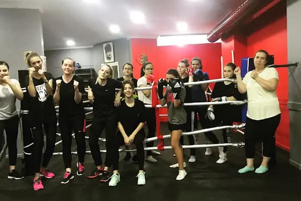 WARRIOR FIGHT CLUB (SAVAŞÇI DÖVÜŞ KULÜBÜ) - Kickboks Okulu - İzmir Buca