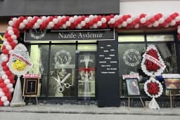 Saloon Nazife
