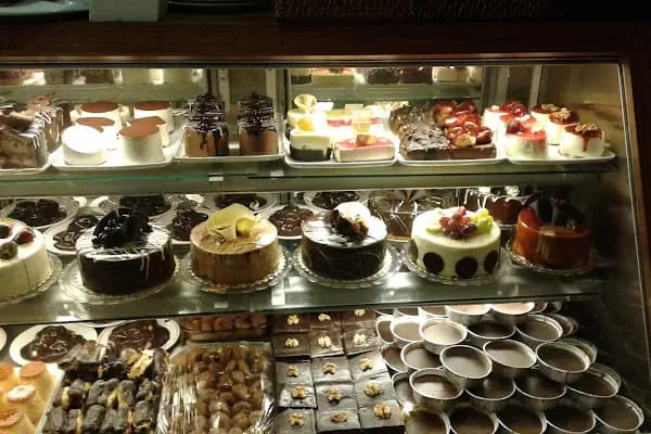 Neves Baklava &amp; Kadayıf - Tatlıcı - İstanbul Bağcılar