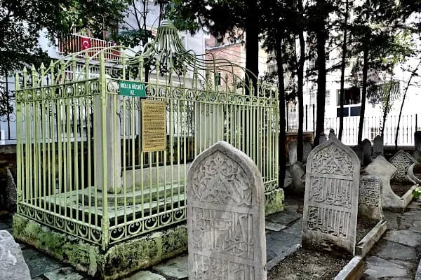 Molla Hüsrev Hazretleri Türbesi - Mezarlık - Bursa Yıldırım