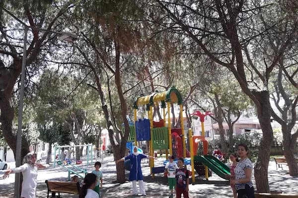 Ebe Mebrüre Hanım Parkı - Park - İzmir Gaziemir