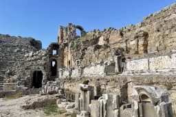Perge tiyatrosu