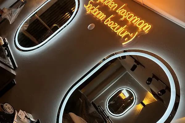 EMRE KARATAS HAIR STUDIO - Berber Dükkanı - İstanbul Arnavutköy