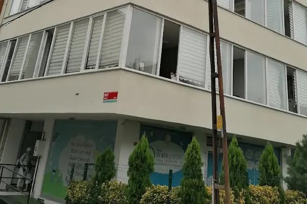 Derin Çocuk Bağcılar - Çocuk Psikolojisi - Otistik Hiperaktif davranışlar - Konuşma ve Sosyalleşme terapileri - Rehabilitasyon Merkezi - İstanbul Bağcılar