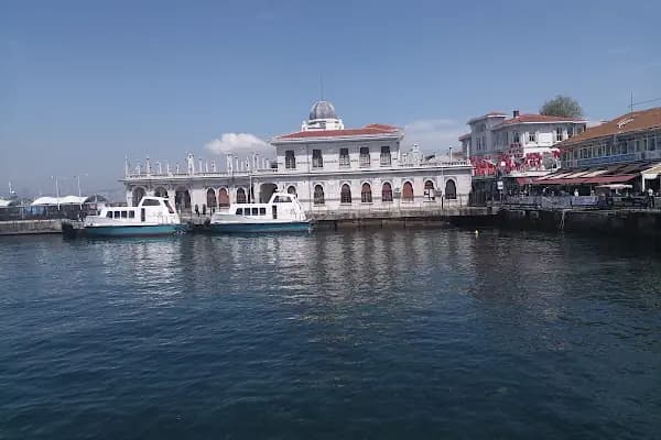 Büyükada - Feribot İskelesi - İstanbul Kadıköy