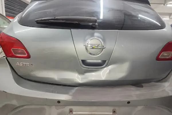 Ege Oto Hasar Servisi - Oto Tamirhanesi - İzmir Çiğli