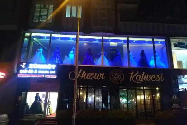 Zümrüt Gelinlik ve moda evi - Özel Tasarım Moda Evi - İstanbul Esenyurt