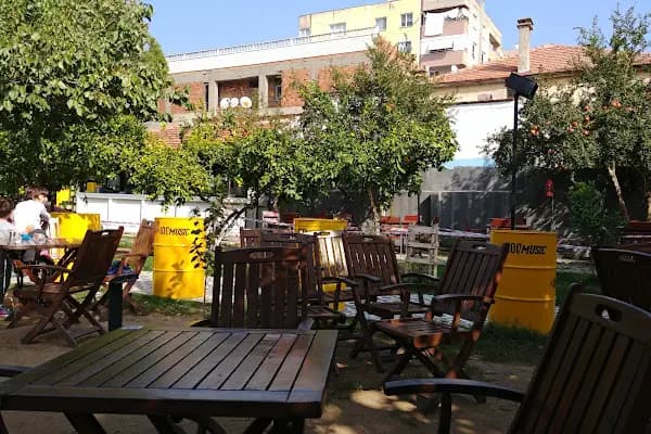 Bahçe Kafeterya - Eğlence - İzmir Buca